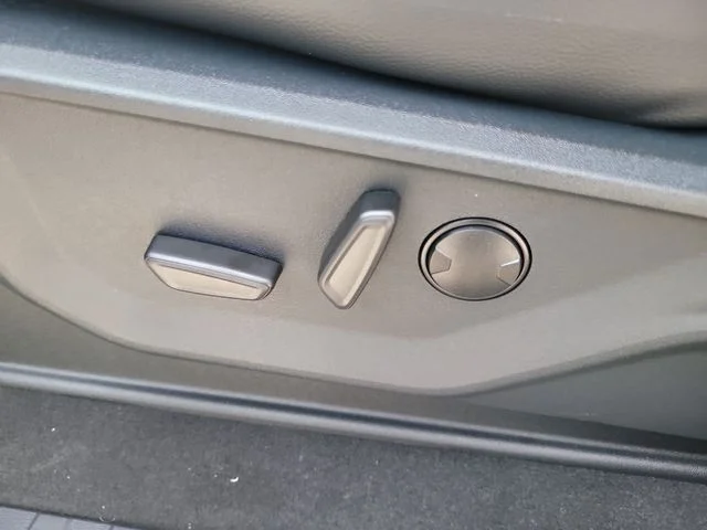 New 2026 White Metallic Ford Lariat image 21