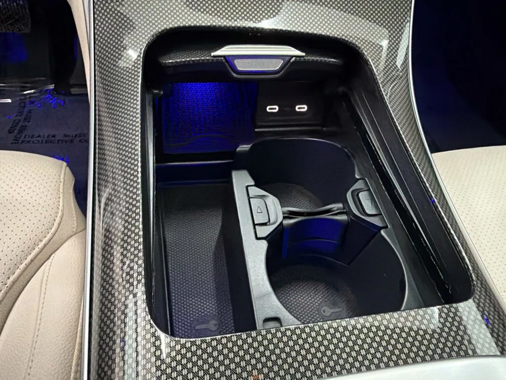 New 2027 White Mercedes-Benz C 300 image 18