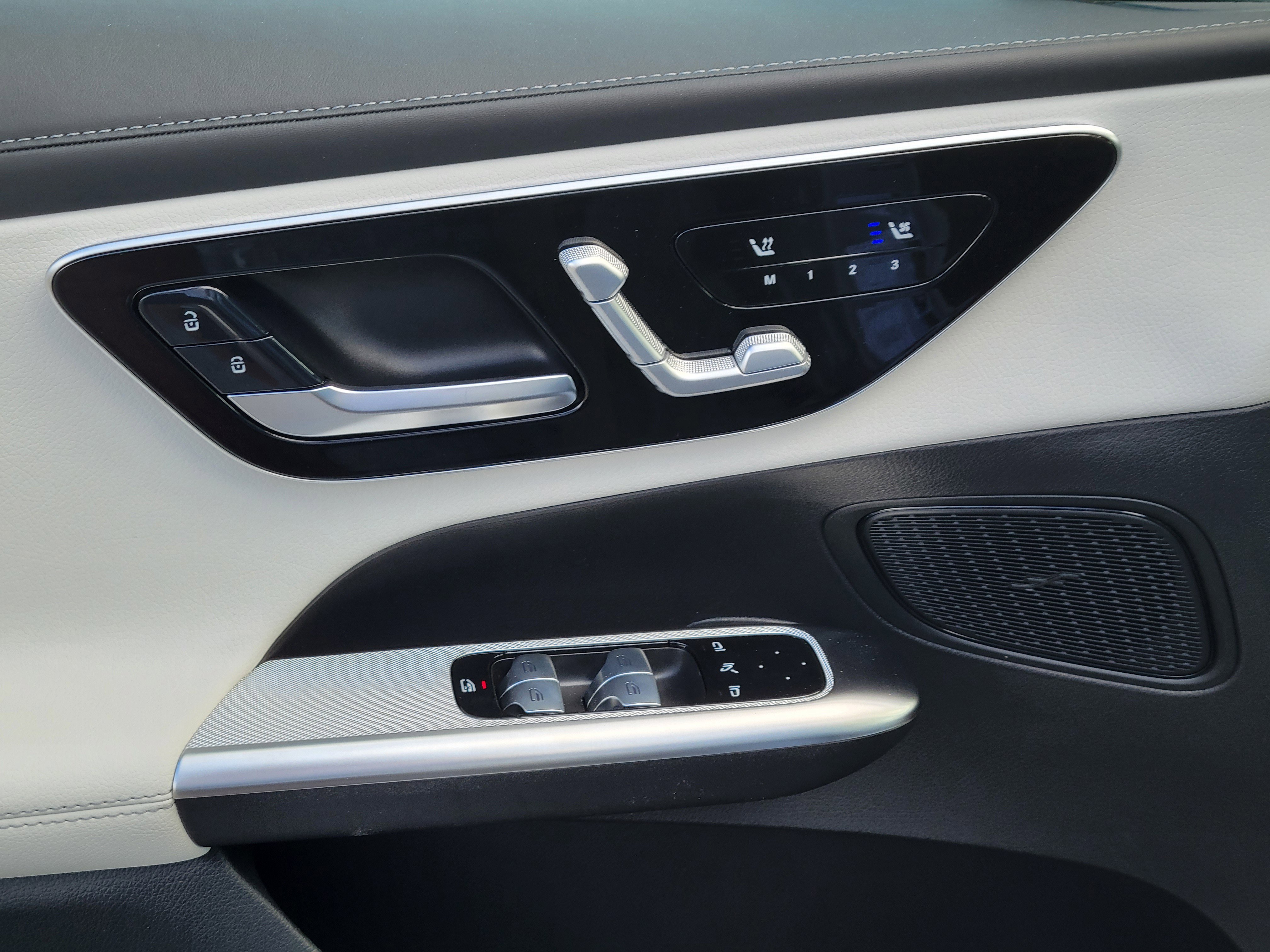 New 2026 Cirrus Silver Metallic Mercedes-Benz GLC 300 image 95