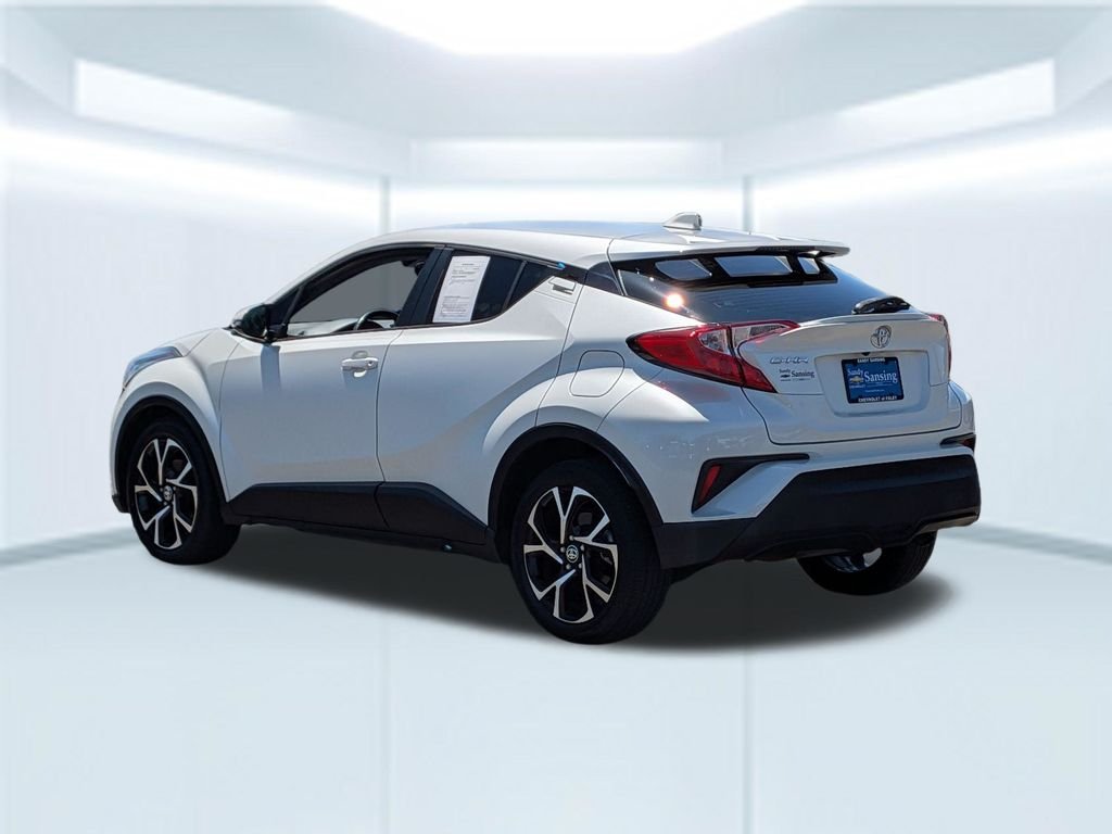 Used 2021 White Toyota XLE image 4