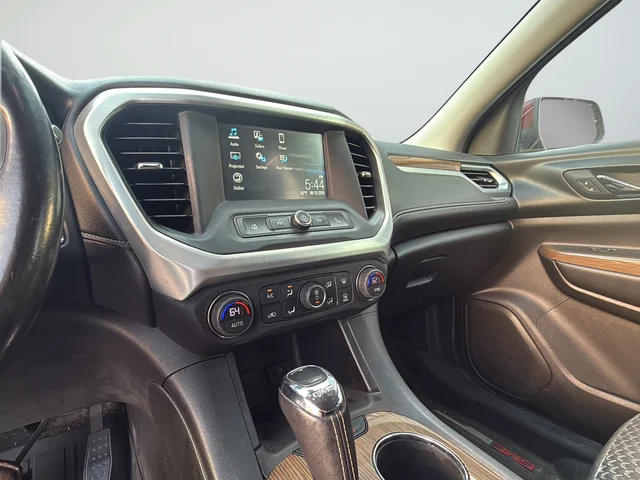 Used 2018 Red GMC SLE-1 image 19