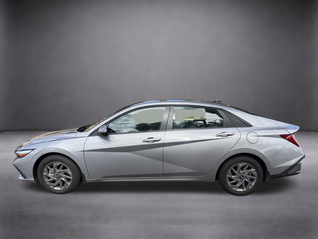 Used 2026 Silver Hyundai Blue image 9