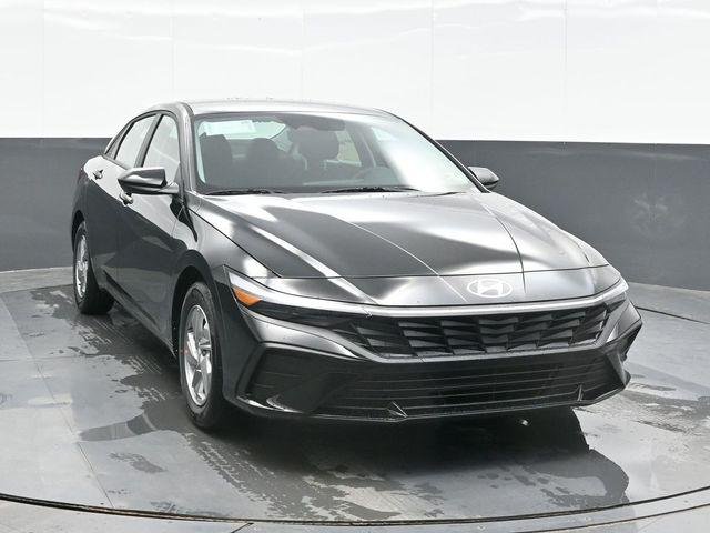 New 2026 Black Hyundai SE image 6