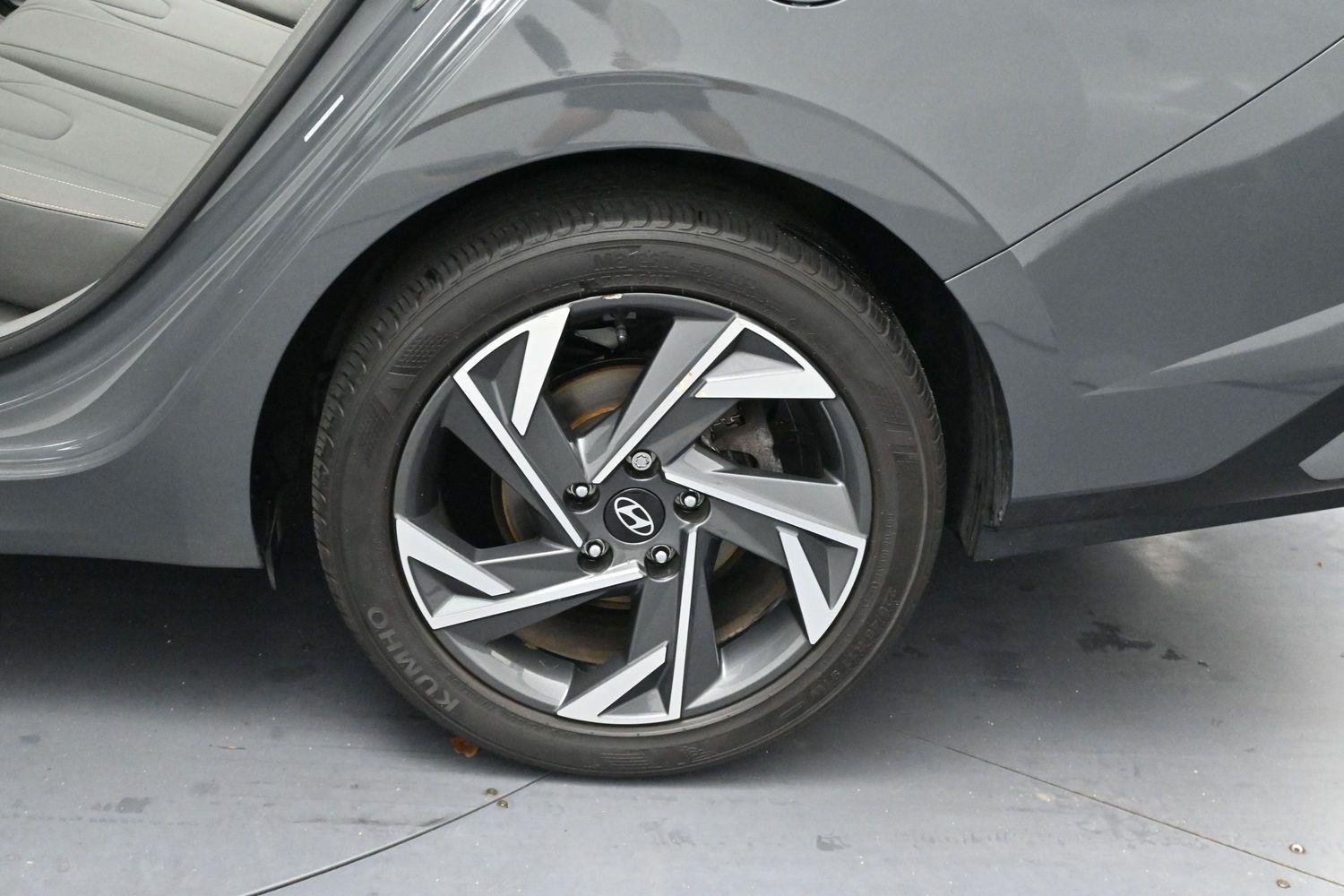 Used 2024 Ecotronic Gray Hyundai SEL image 35