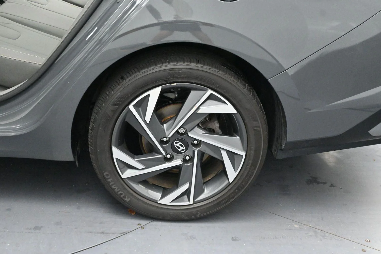 Used 2024 Ecotronic Gray Hyundai SEL image 35