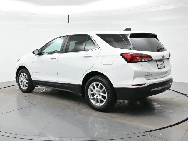 Used 2024 Summit White Chevrolet LT image 5