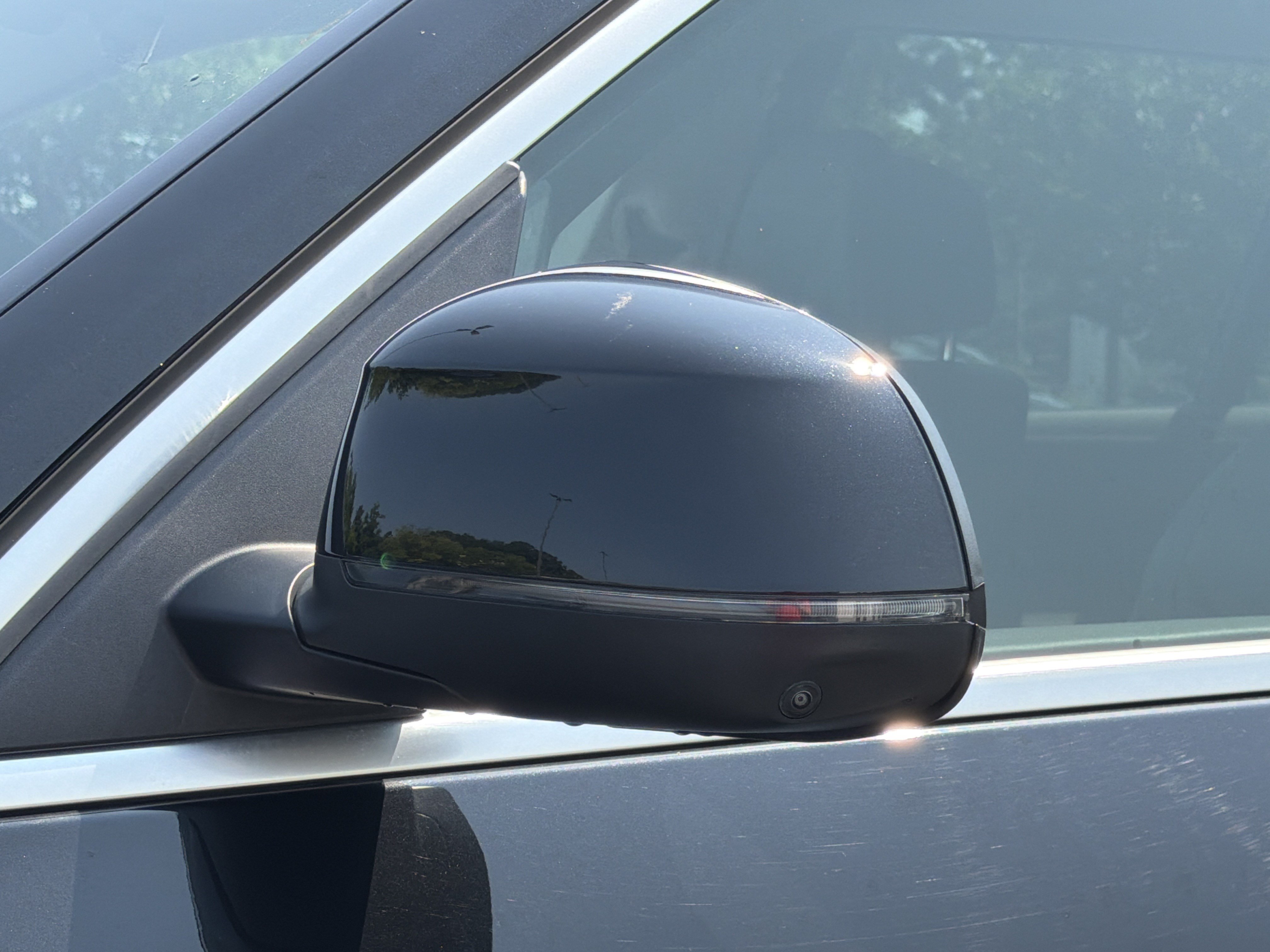 Used 2025 Black Sapphire Metallic BMW xDrive40i image 36