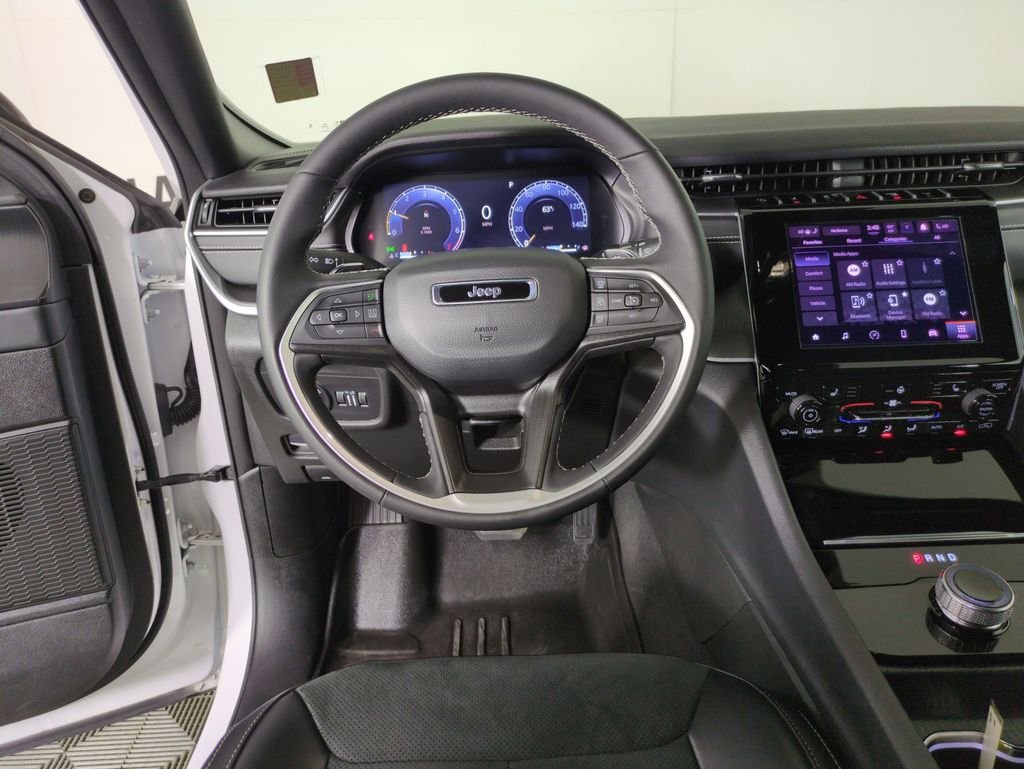 Used 2025  Jeep Altitude X image 16