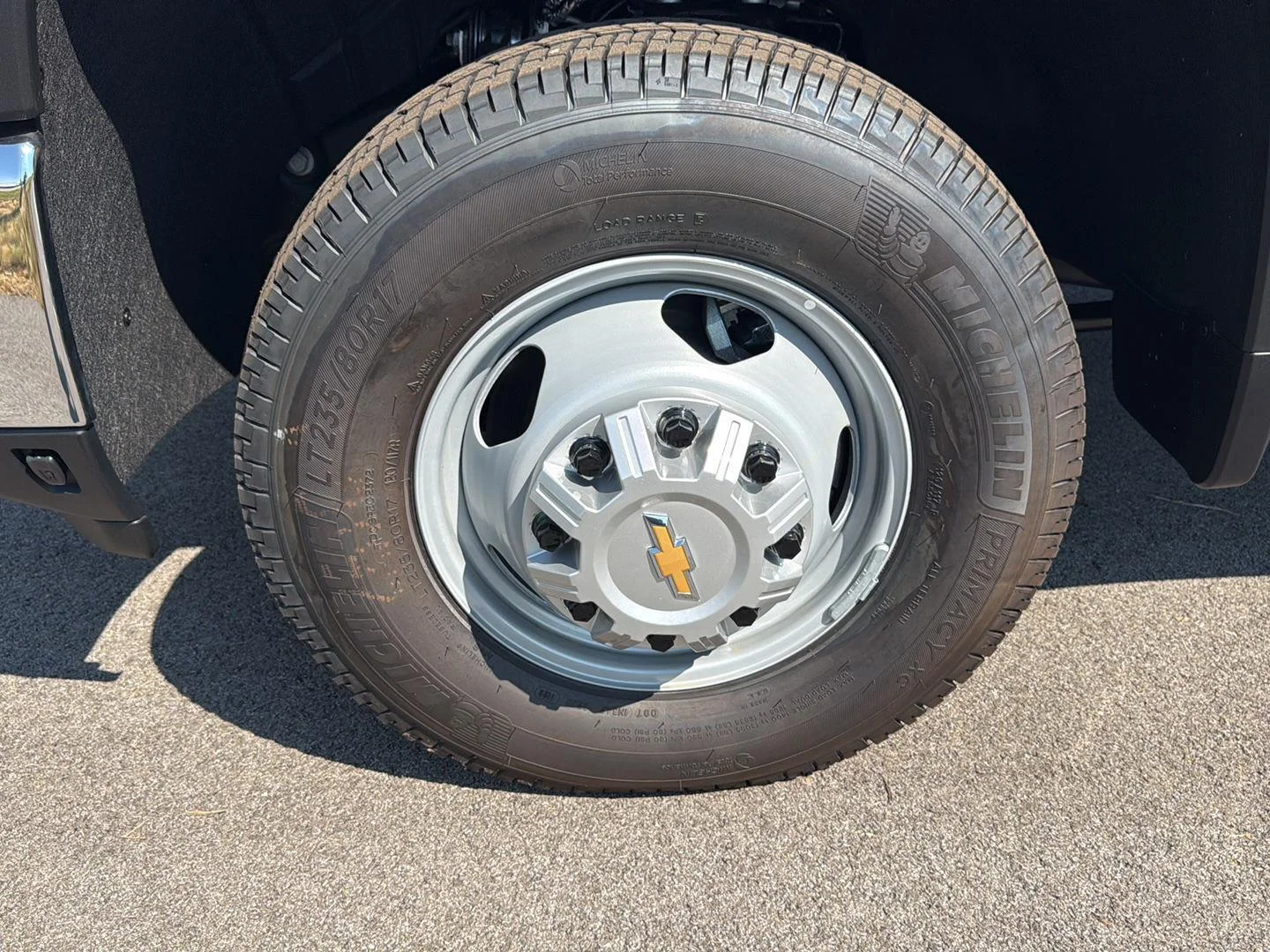 New 2026 Summit White Chevrolet Work Truck image 15