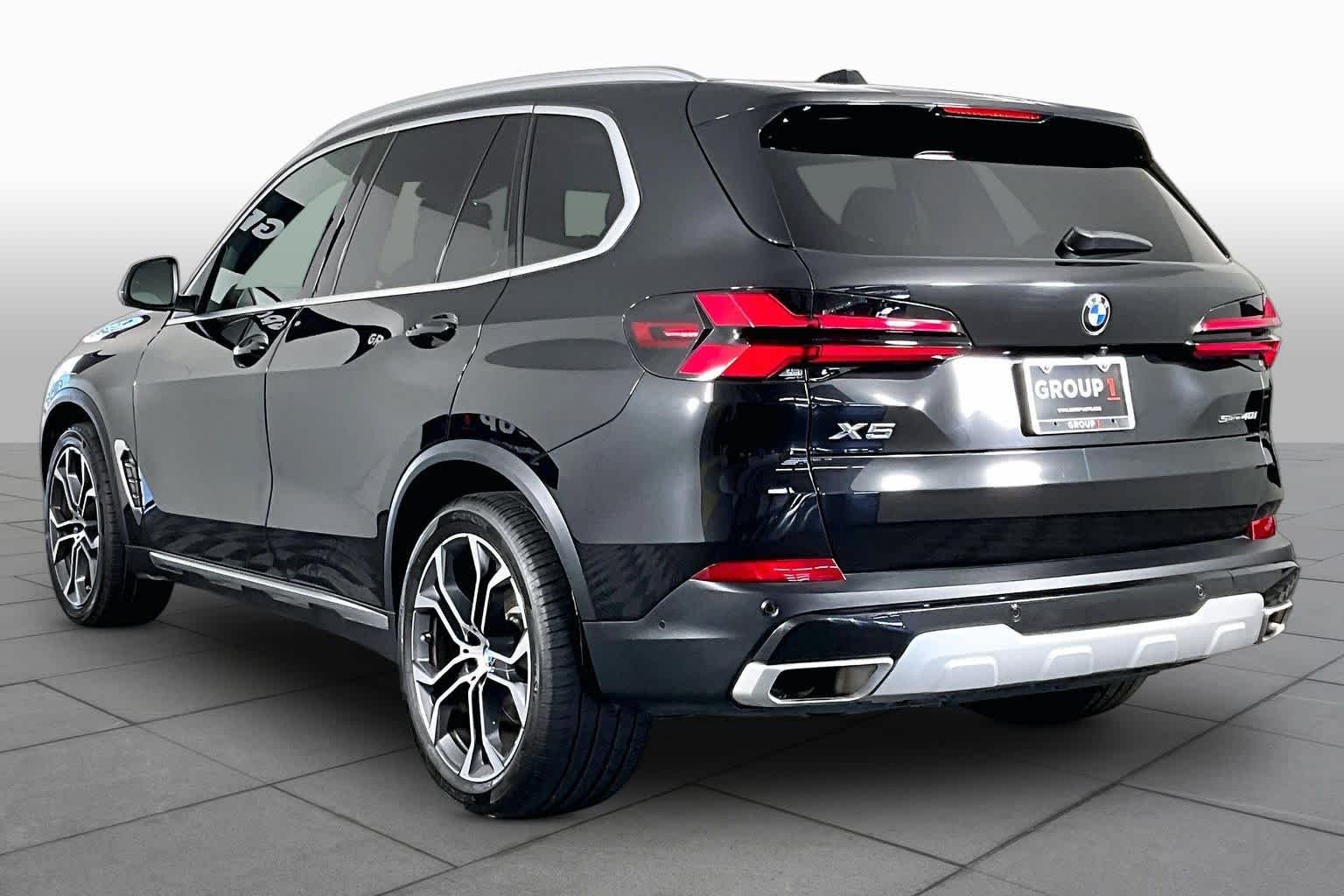 Used 2024 Black Sapphire Metallic BMW sDrive40i image 12