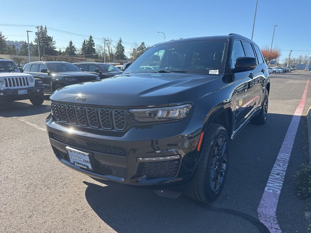 Used 2024 Diamond Black Crystal Pearlcoat Jeep Summit image 3