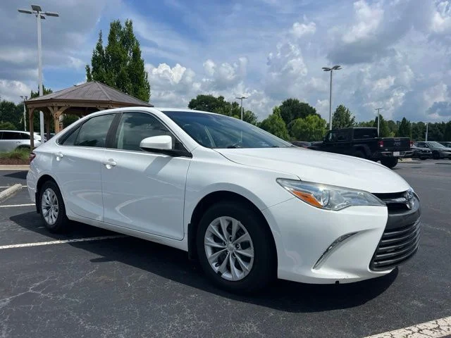 Used 2016 Super White Toyota LE image 2