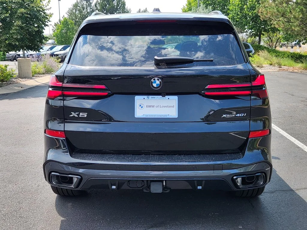 New 2026 Black Sapphire Metallic BMW xDrive40i image 4