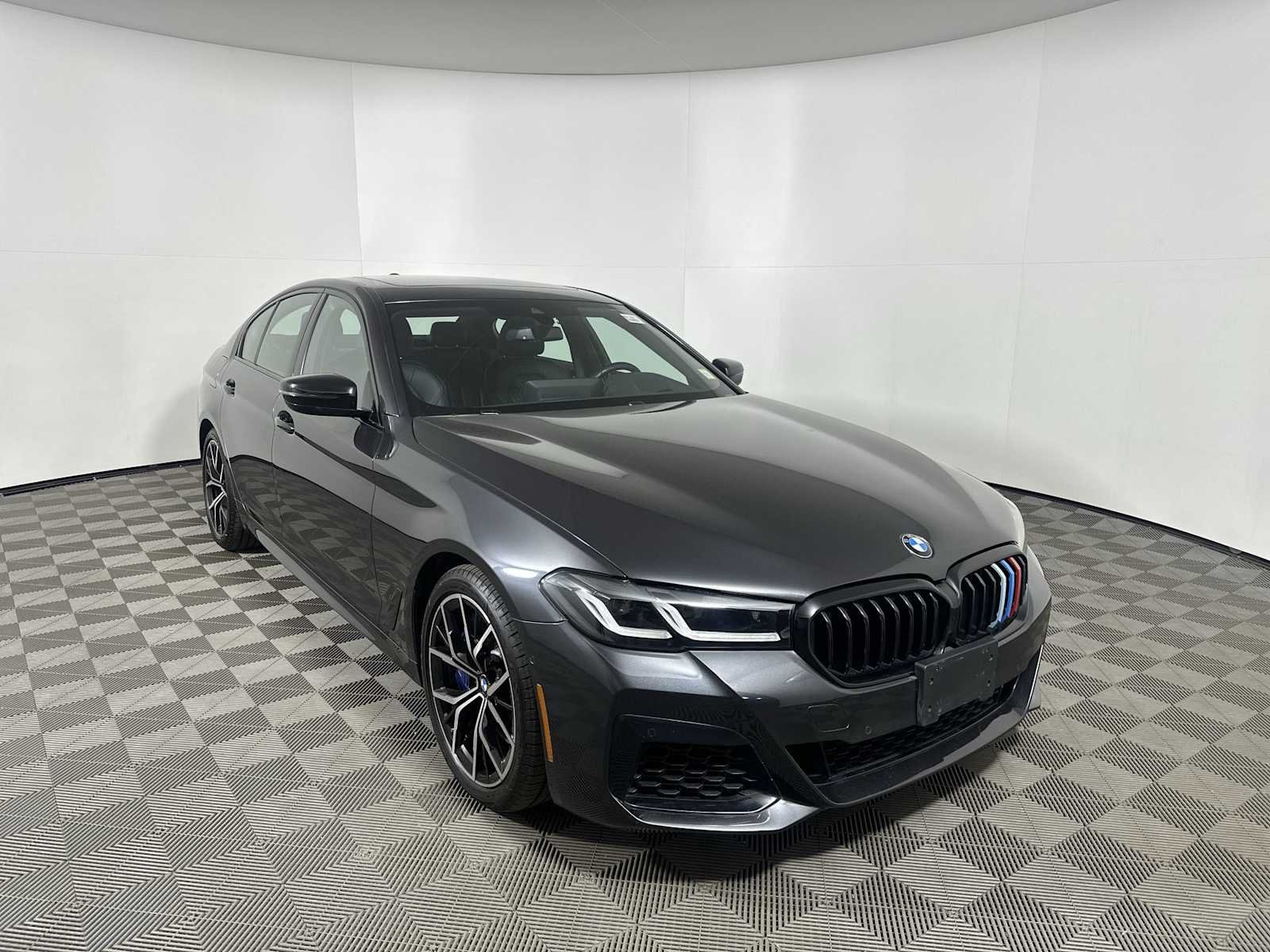 Certified Used 2023 Dark Graphite Metallic BMW 540i xDrive image 2