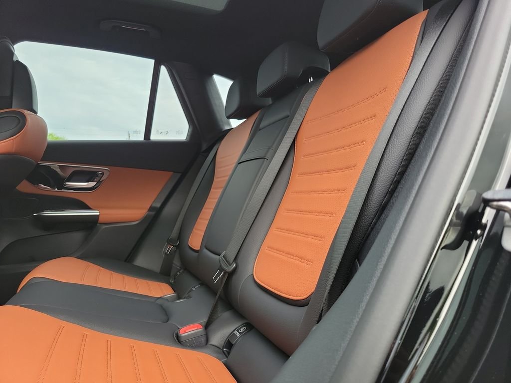 New 2027 Black Mercedes-Benz GLC 300 image 9