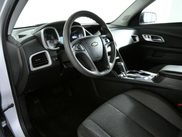 Used 2017 Silver Chevrolet LS image 15