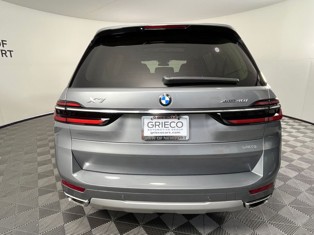 Used 2023 Gray BMW xDrive40i image 12