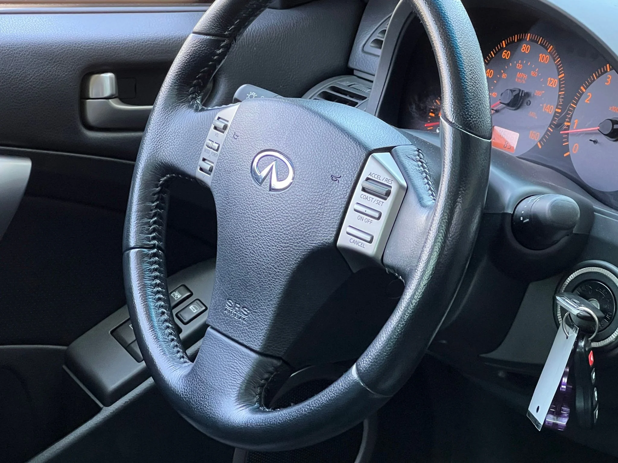 Used 2003  INFINITI Base image 22