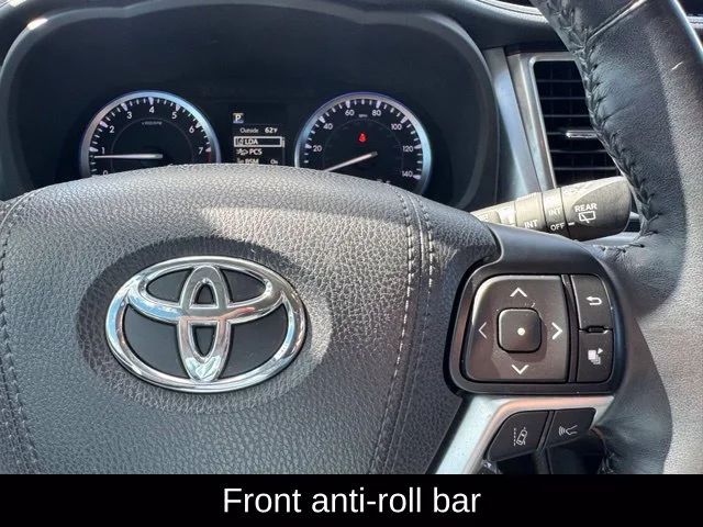 Used 2017 Gray Toyota XLE image 31