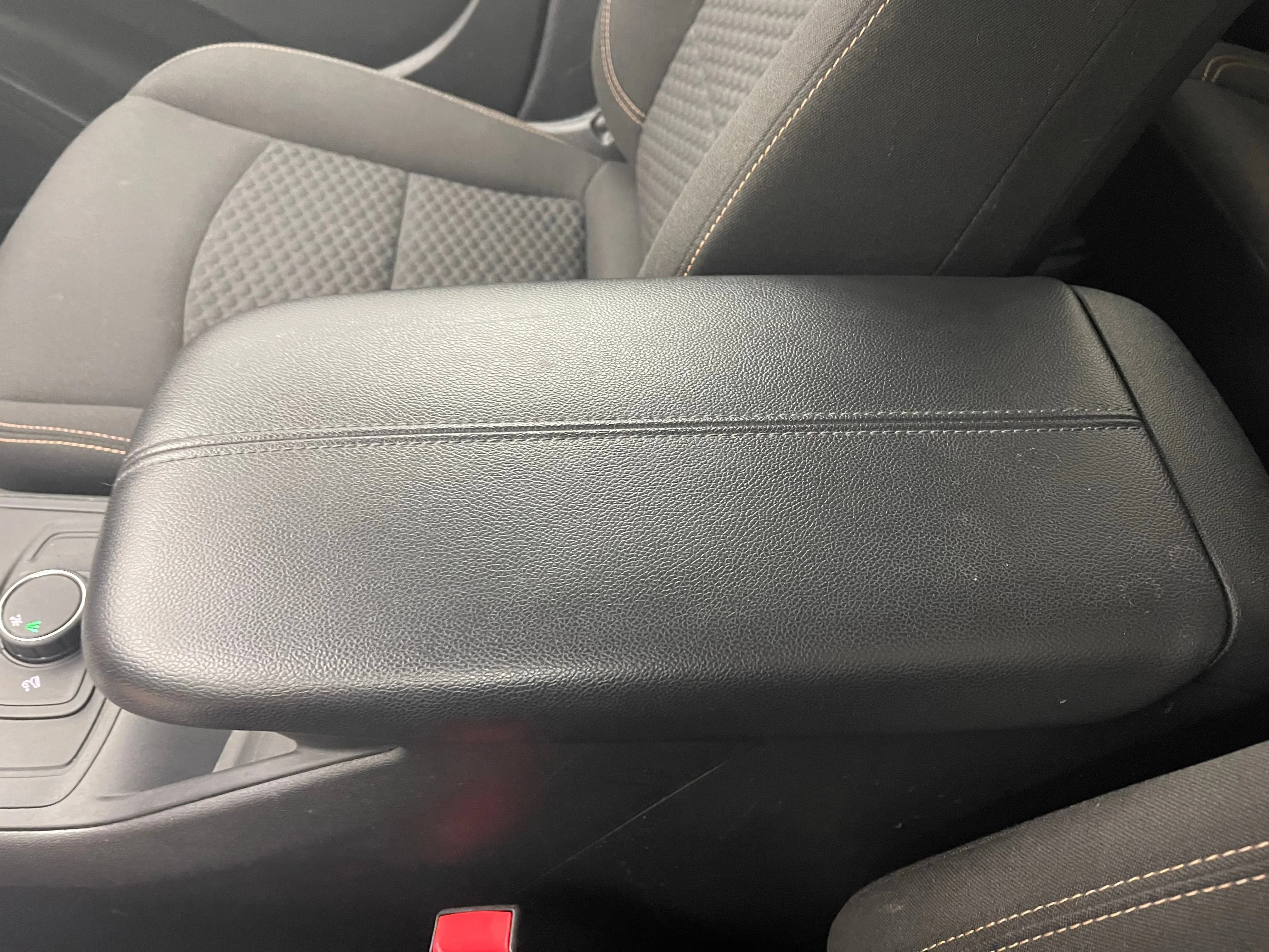 Used 2019 SUMMIT WHITE GMC SLE image 25