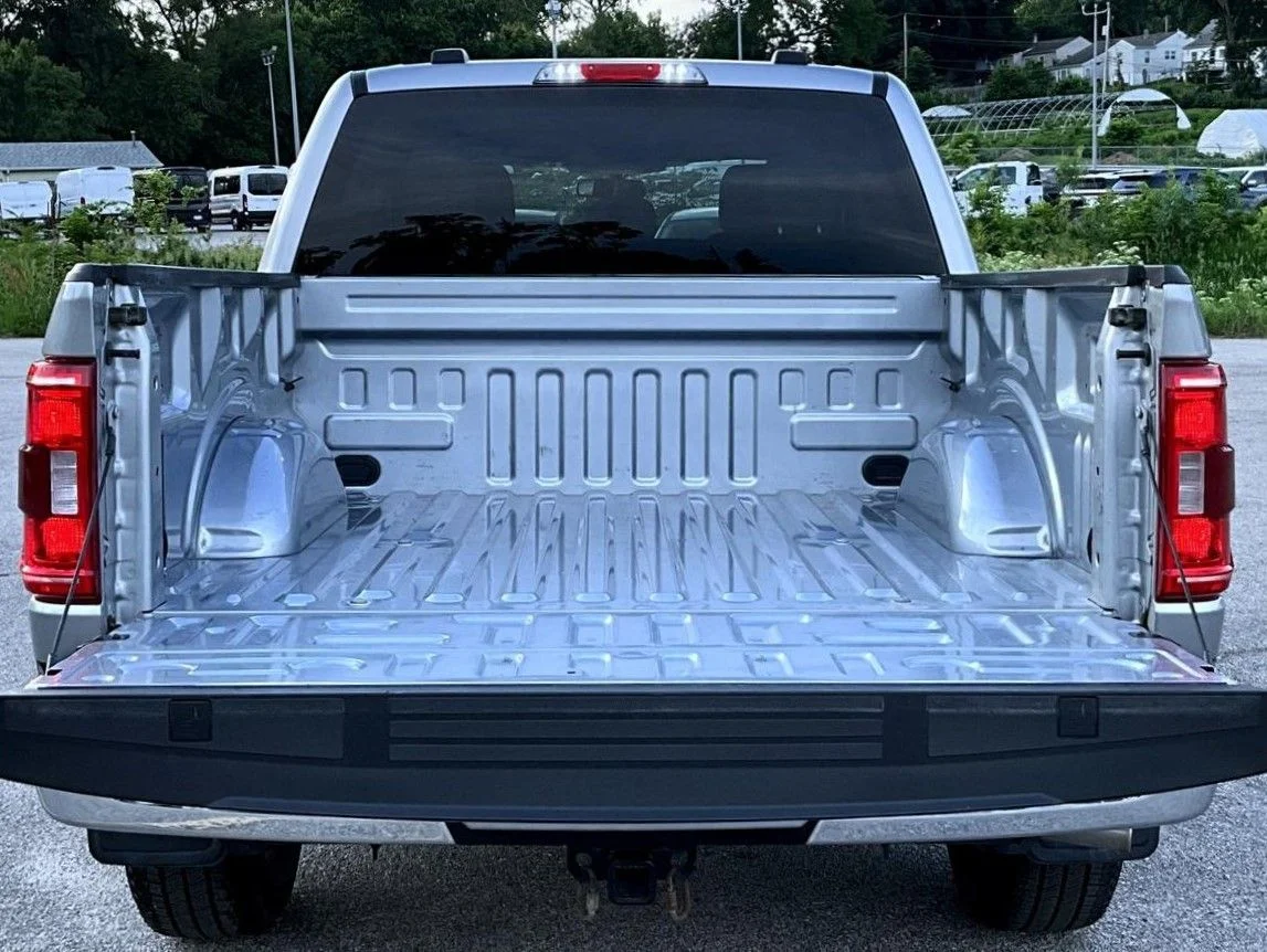 Used 2023 Silver Ford XLT image 9