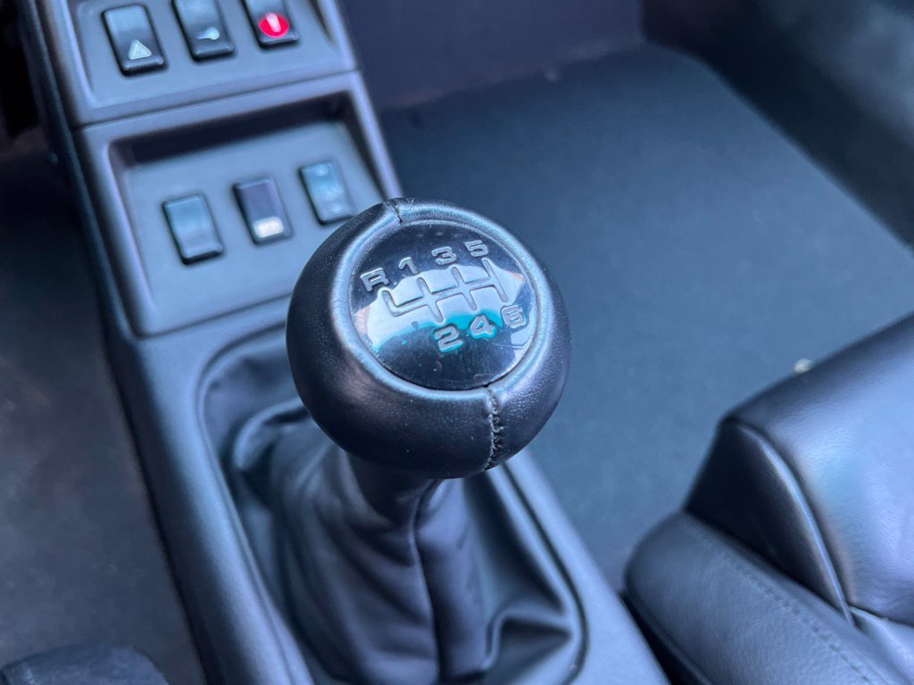 Used 1995  Porsche Carrera 4 image 30