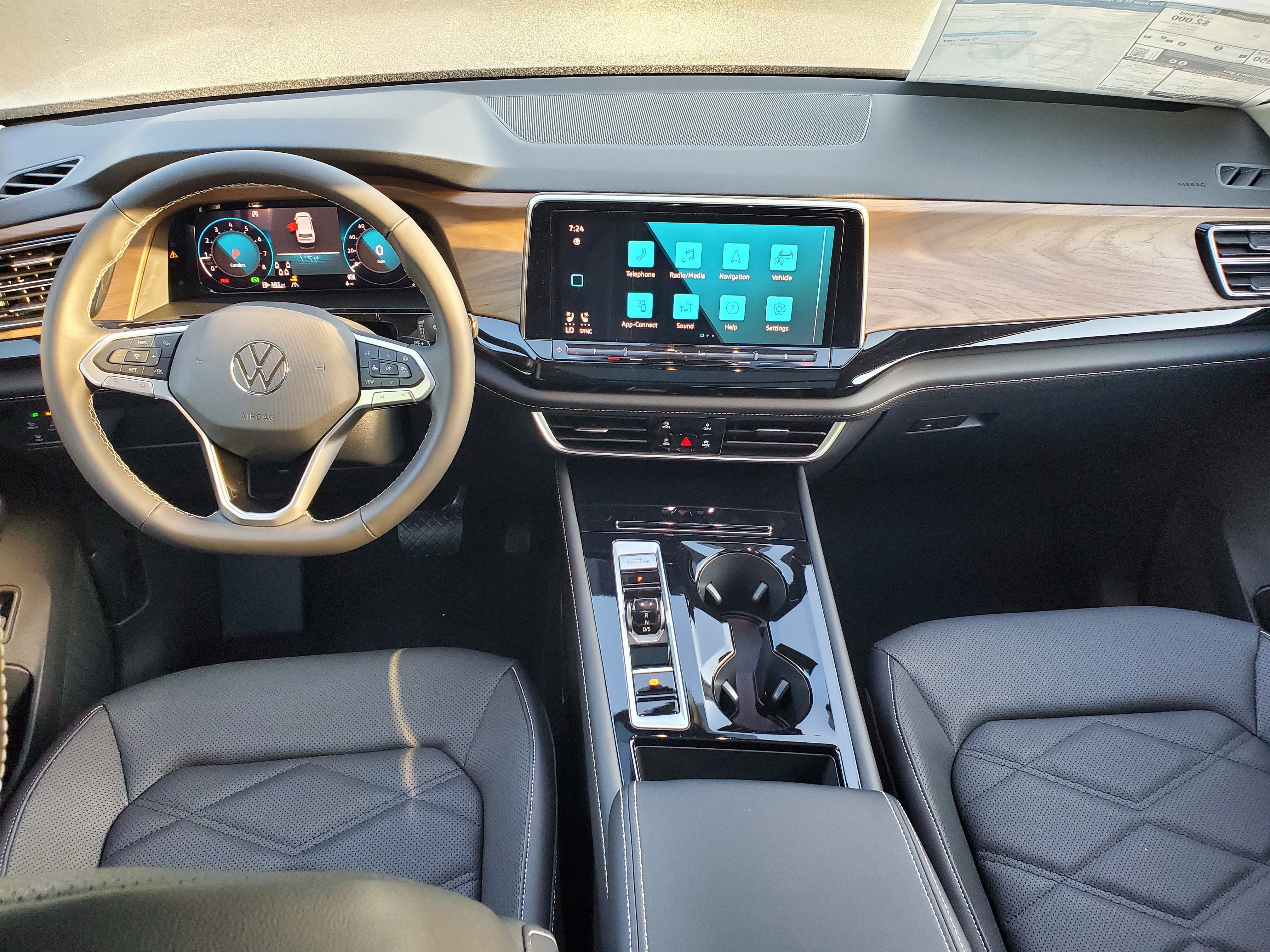 New 2026 White Volkswagen 2.0T SE w/Technology image 6