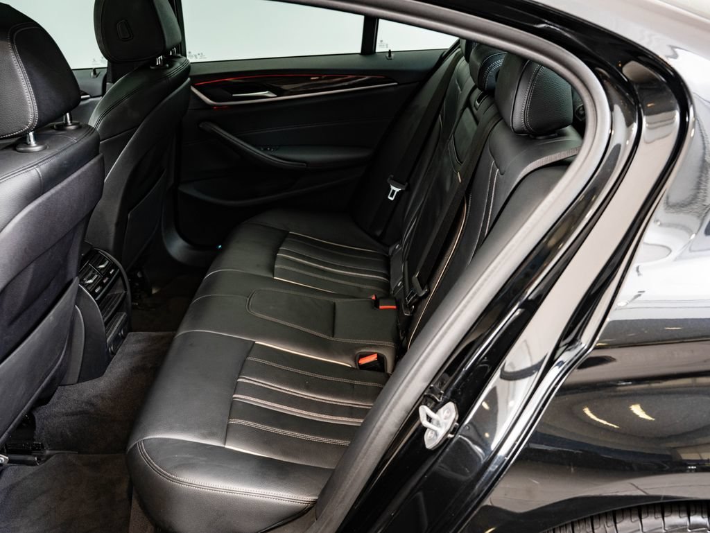 Used 2019 Black Sapphire Metallic BMW 540i image 43