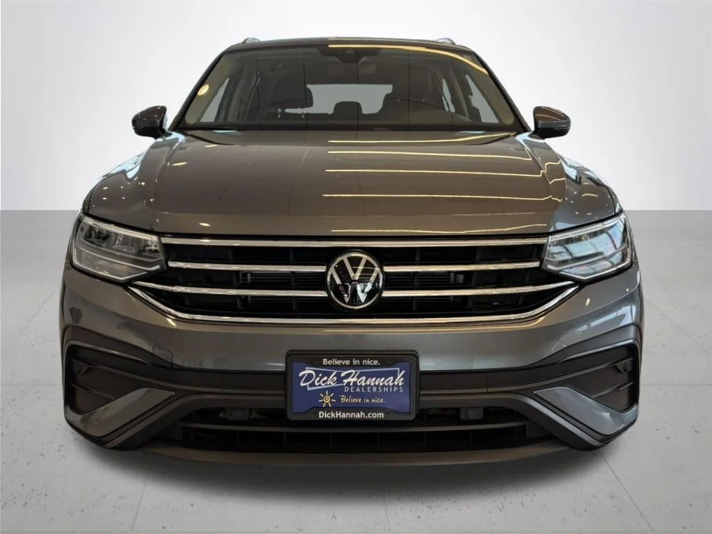 Used 2023  Volkswagen 2.0T SE image 3