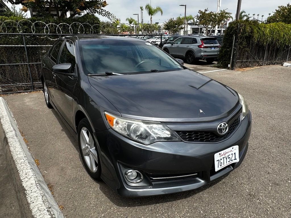 Used 2014 Gray Toyota SE image 17
