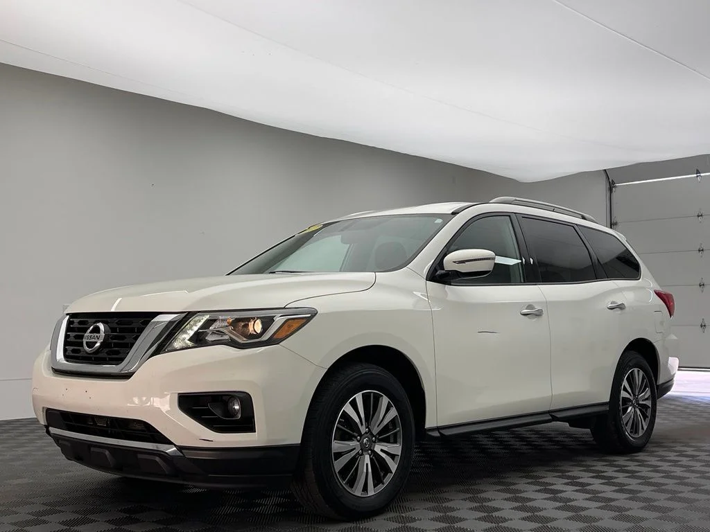 Used 2017 Nissan Pathfinder SV with VIN 5N1DR2MM0HC658231 for sale in Troy, OH