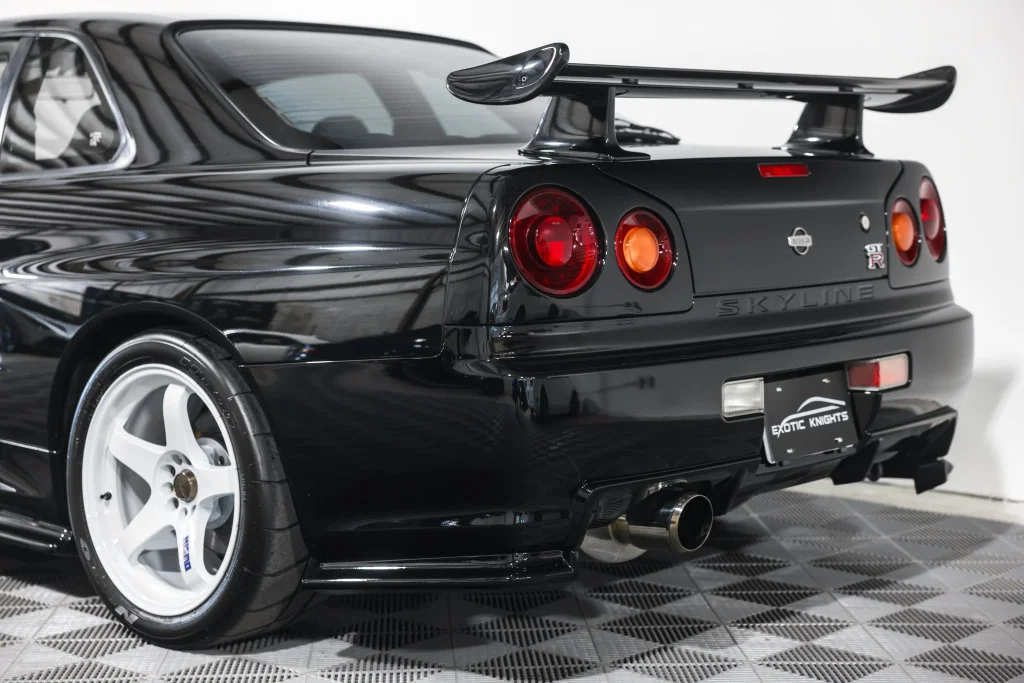Used 2000 Black Nissan  image 23