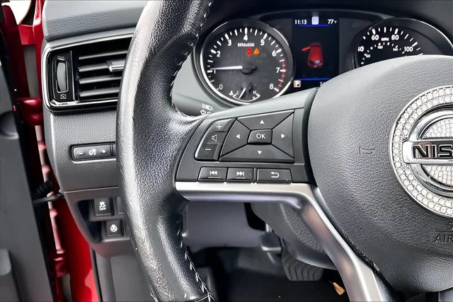 Used 2022 Red Nissan SL image 10