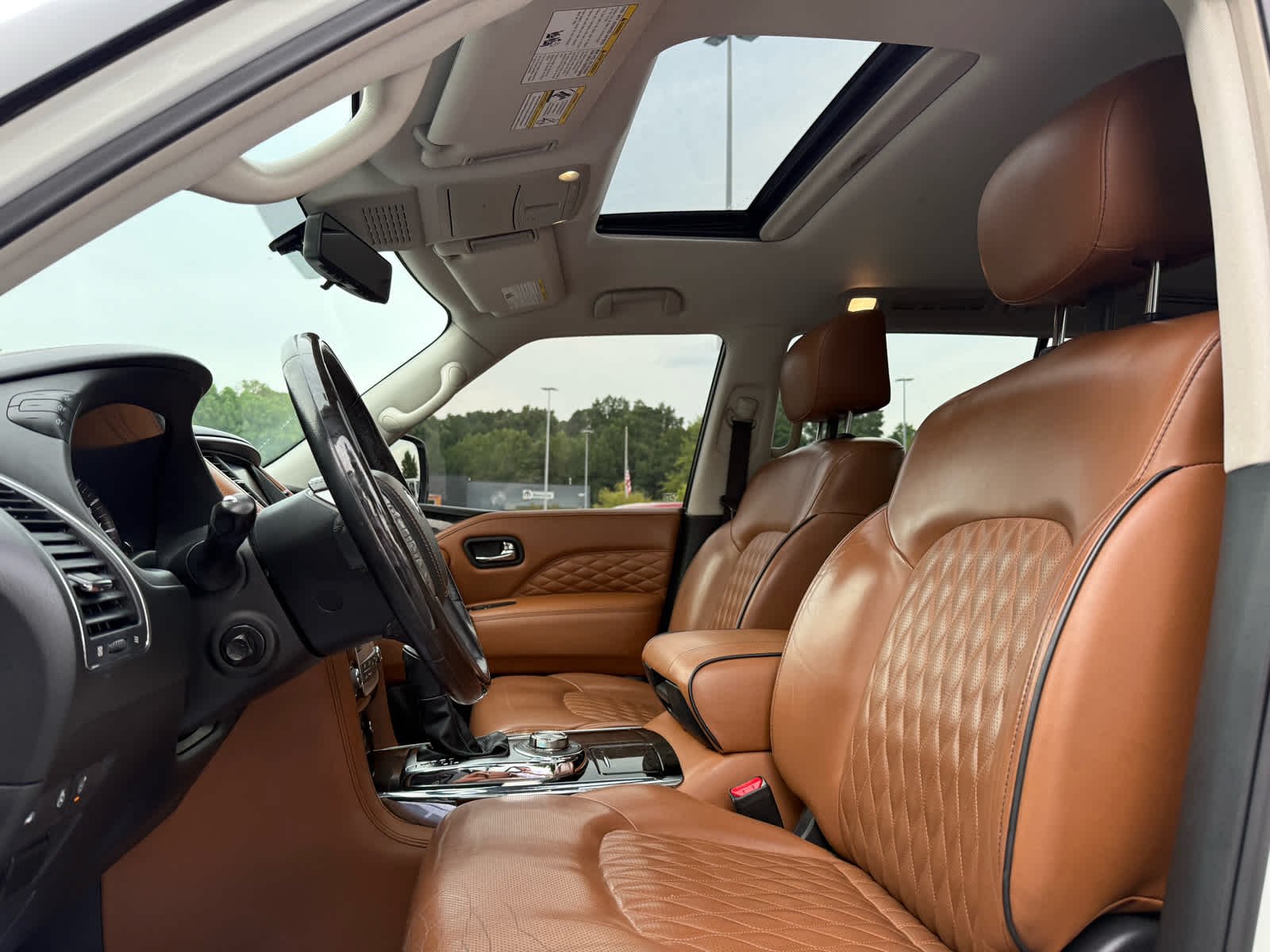 Used 2019 Moonstone White INFINITI LUXE image 24