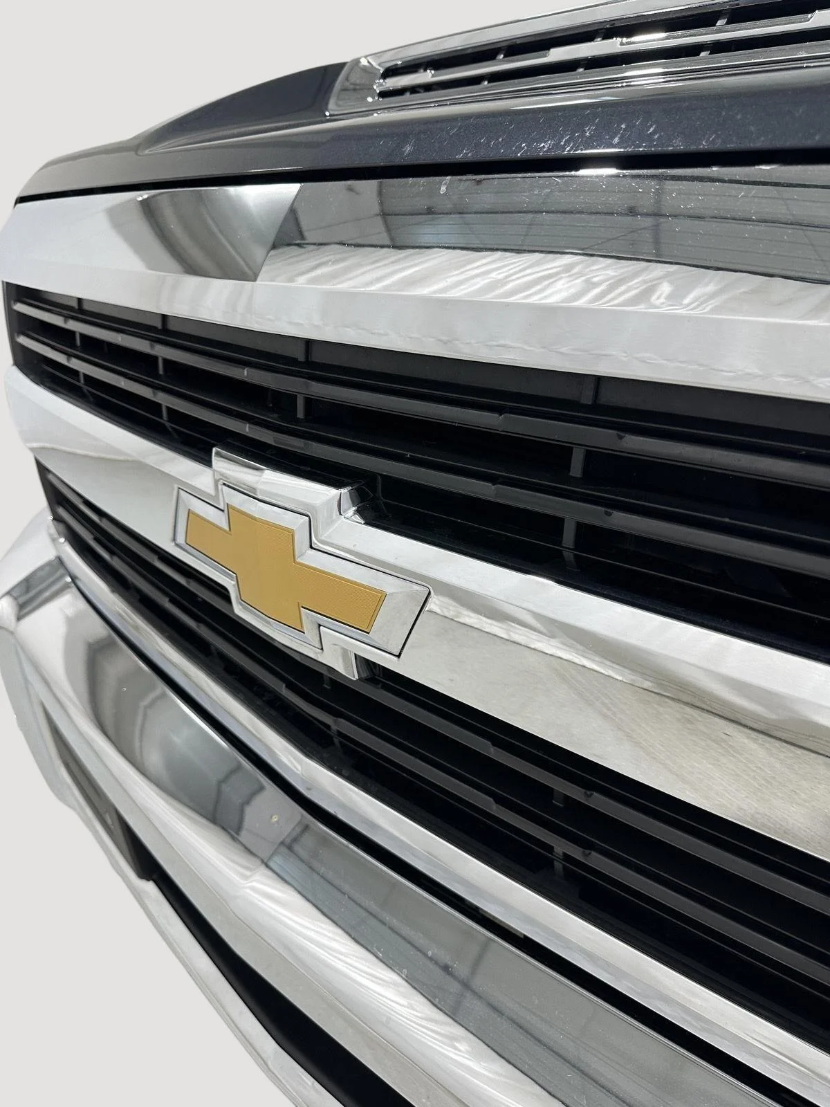 Used 2017 GRAPHITE METALLIC Chevrolet LTZ image 26