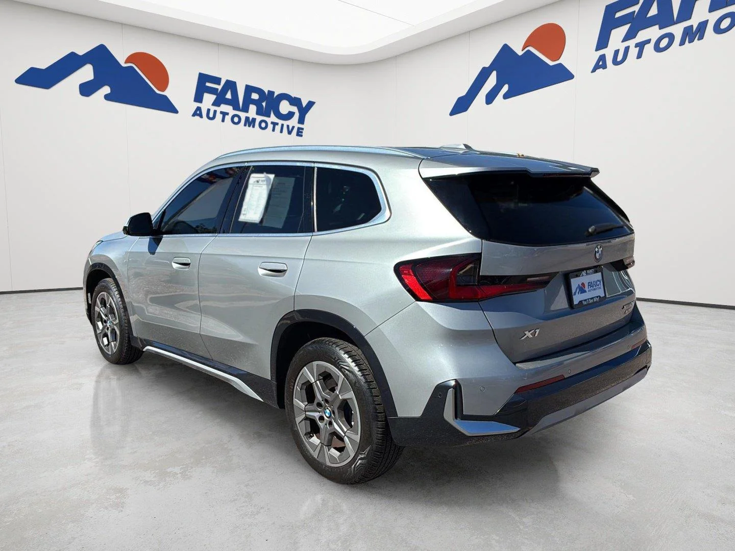 Used 2023 Space Silver Metallic BMW xDrive28i image 7