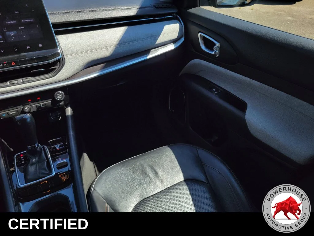 Used 2022 Black Jeep Latitude Lux image 21