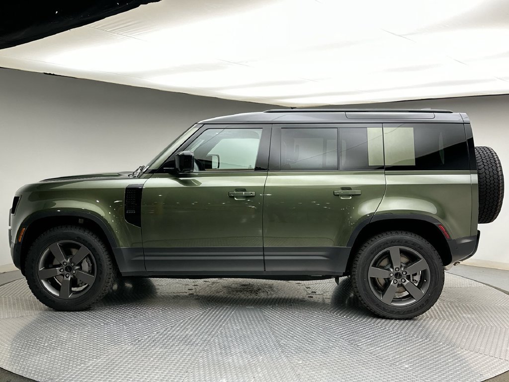 New 2026 Woolstone Green Metallic Land Rover S image 2