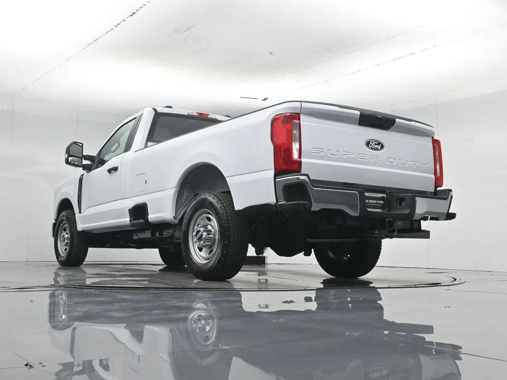 New 2027 Oxford White Ford XL image 8