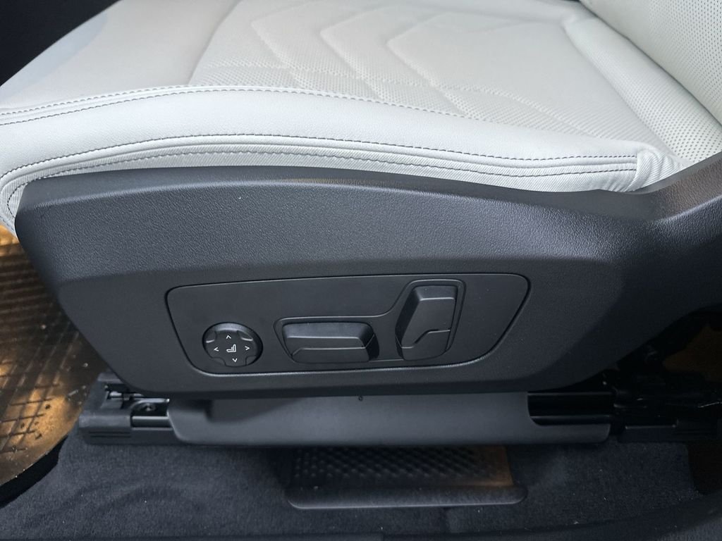 2026 BMW X1 28i - Photo 14