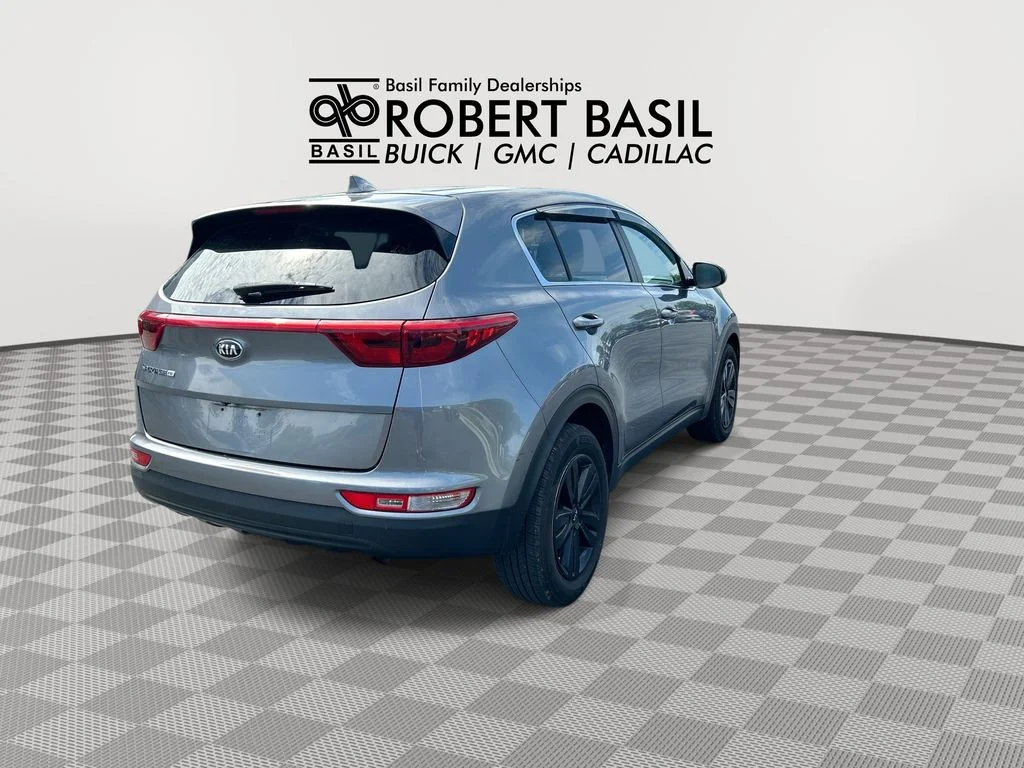 Used 2017 Silver Kia LX image 8