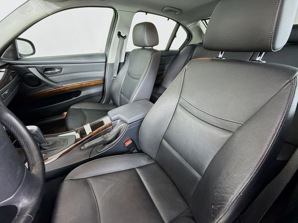 Used 2011 Red BMW 328i xDrive image 5