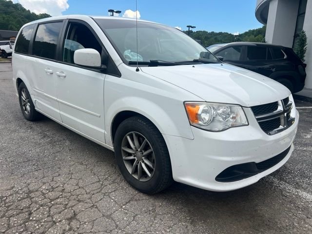 Used 2015 White Dodge SE Plus image 4