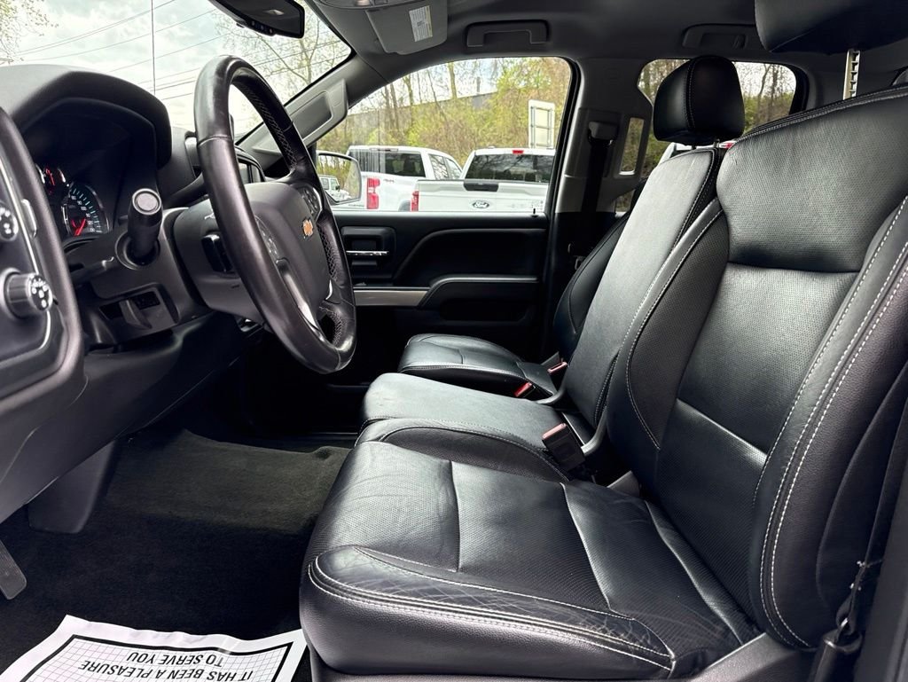 Used 2018 White Chevrolet LT image 9
