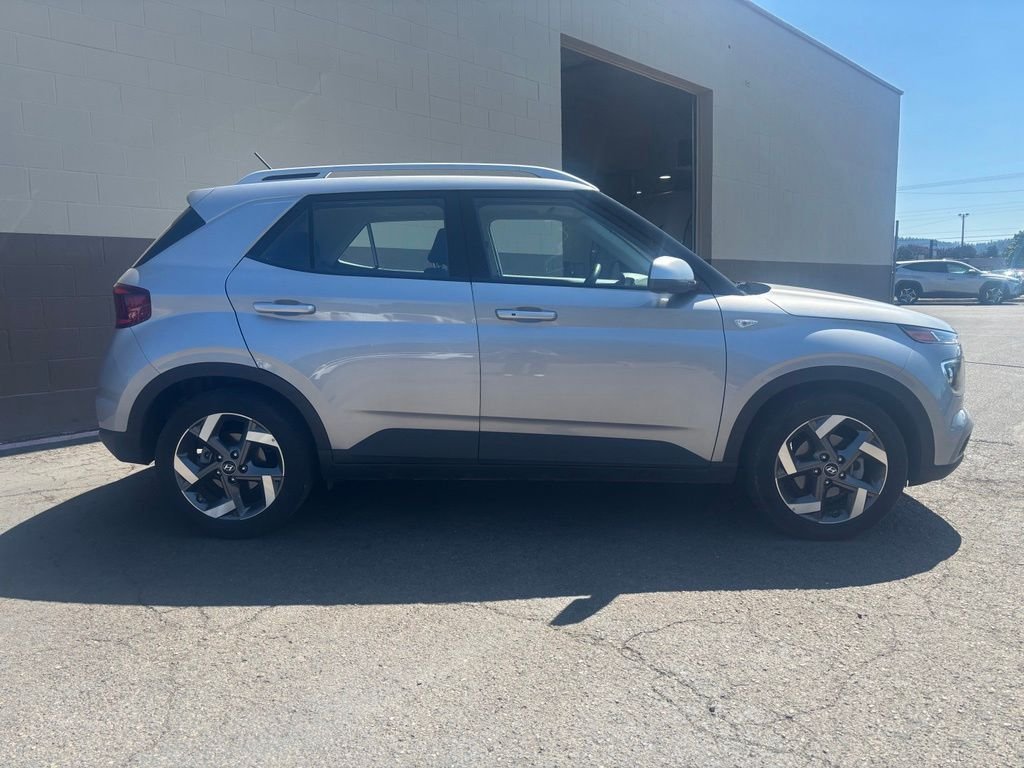 Used 2025 Silver Hyundai SEL image 3