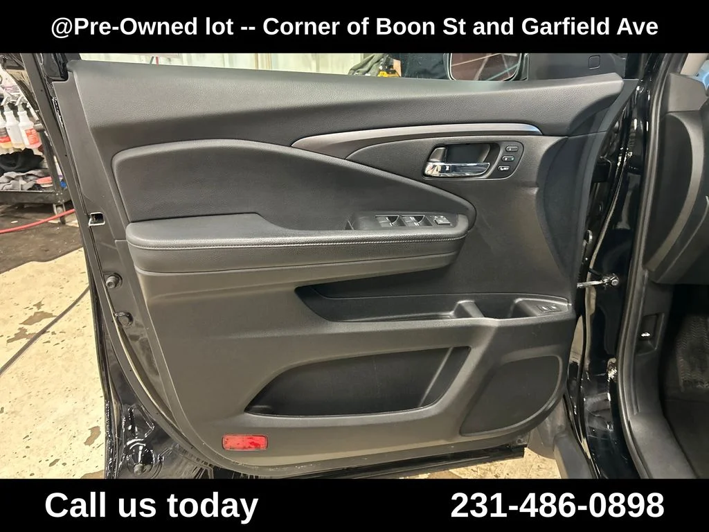 Used 2020  Honda EX-L image 14