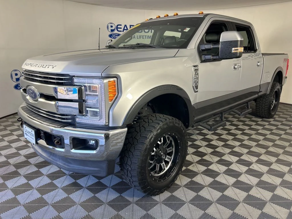 2017 Ford F-250 Lariat 4x4 Crew Cab 6-3/4' Box's photo