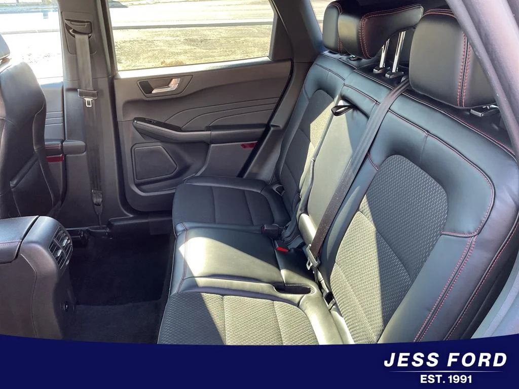 2025 Ford Escape ST-Line - Photo 17