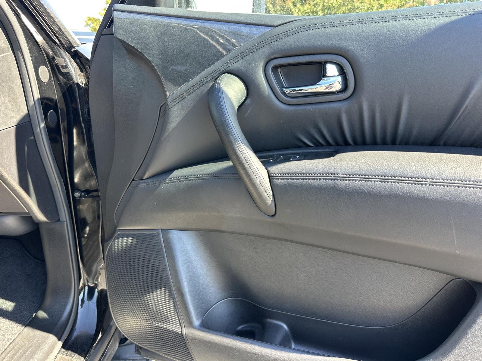 Used 2023 Super Black Nissan SL image 18