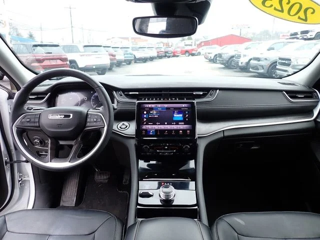 Used 2023 White Jeep Limited image 16